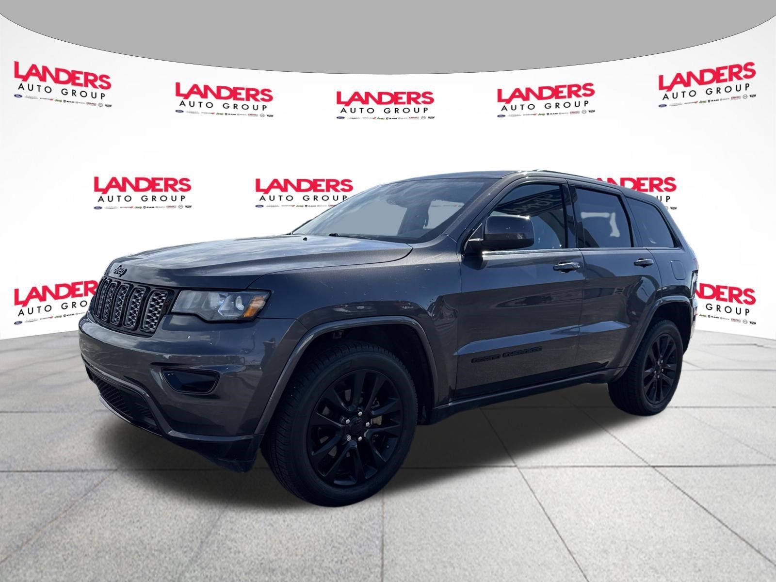 Used 2018 Jeep Grand Cherokee Altitude AWD/4WD image 7