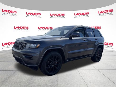 Used 2018 Jeep Grand Cherokee Altitude AWD/4WD image 7