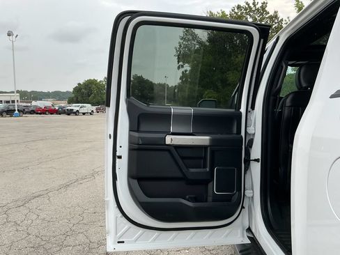 Used 2019 Ford F150 Lariat w/ Equipment Group 502A Luxury AWD/4WD image 15