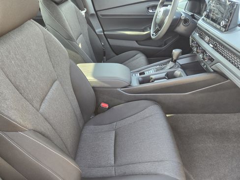 Used 2025 Honda Accord SE image 10