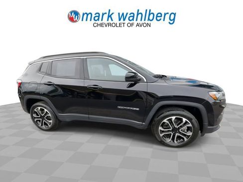 Used 2024 Jeep Compass Limited w/ Sun and Sound Group AWD/4WD image 9