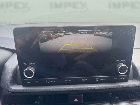 Used 2025 Honda CR-V LX image 18