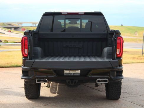 Used 2024 GMC Sierra 1500 AT4 w/ AT4 Premium Package AWD/4WD image 11