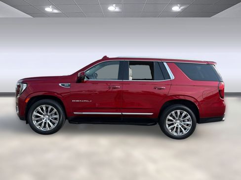 Used 2022 GMC Yukon Denali RWD image 2