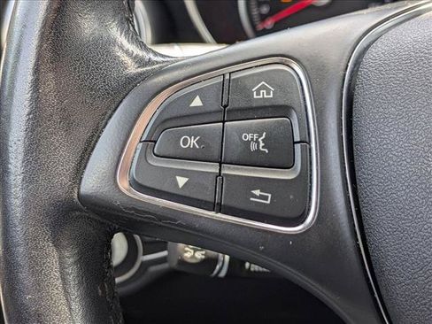 Used 2017 Mercedes-Benz GLC 300 4MATIC image 11