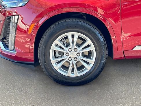 New 2025 Cadillac XT6 Luxury image 33