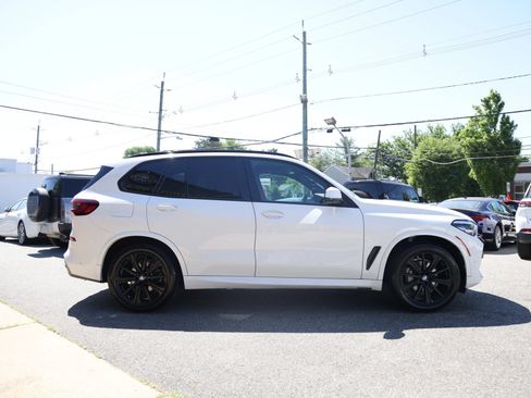 Used 2021 BMW X5 xDrive40i w/ M Sport Package AWD/4WD image 5