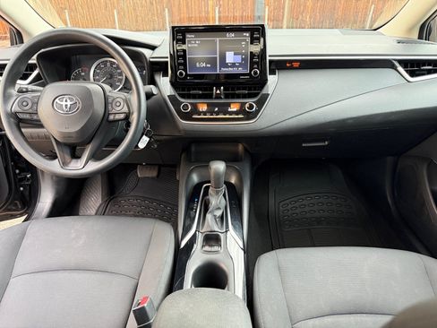 Used 2021 Toyota Corolla LE FWD image 19
