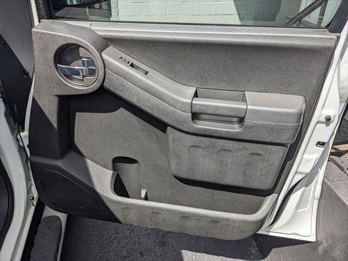 Used 2015 Nissan Xterra PRO-4X w/ Pro-4x Leather Package AWD/4WD image 20