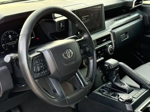 Used 2024 Toyota Tacoma SR5 AWD/4WD image 17