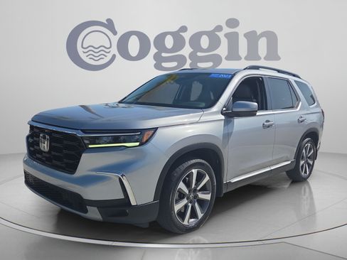 Used 2023 Honda Pilot Touring image 1