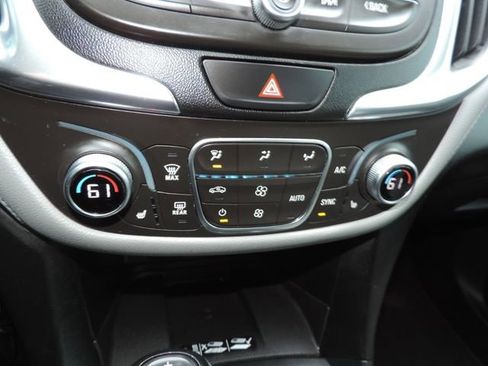 Used 2018 Chevrolet Equinox Premier image 22