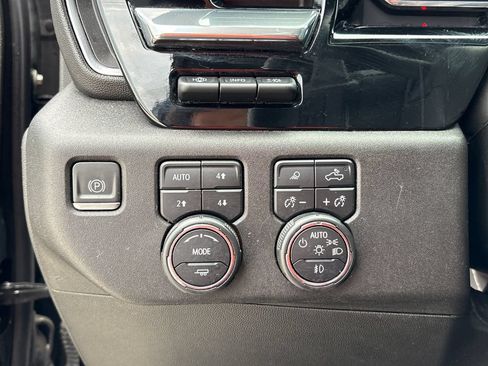 Used 2023 Chevrolet Silverado 1500 LTZ w/ LTZ Premium Package AWD/4WD image 57