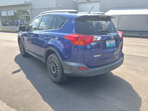 Used 2015 Toyota RAV4 LE AWD/4WD image 3