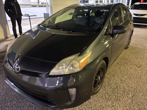 Used 2014 Toyota Prius Two image 1