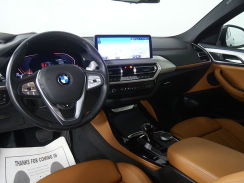 Certified 2025 BMW X4 xDrive30i image 17