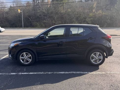 Used 2022 Nissan Kicks S FWD image 3
