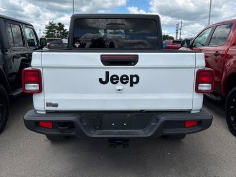 Used 2025 Jeep Gladiator Sport AWD/4WD image 7