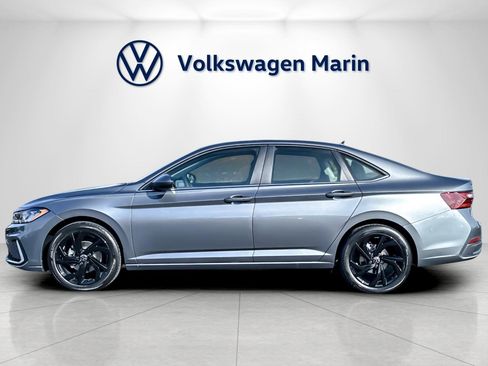 New 2026 Volkswagen Jetta SE image 2
