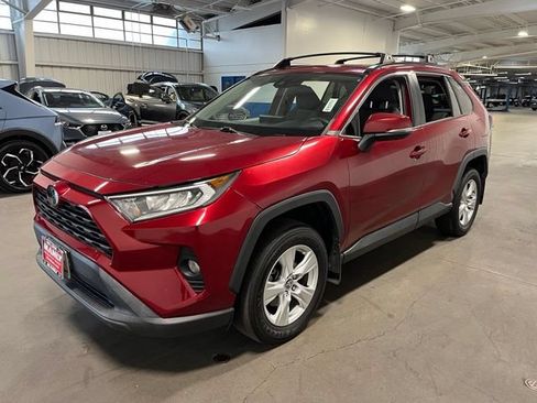 Used 2020 Toyota RAV4 XLE w/ Convenience Package FWD image 7