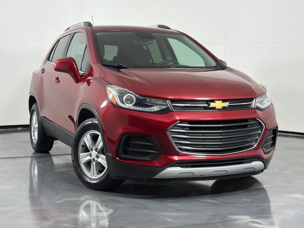 Used 2018 Chevrolet Trax LT FWD image 2
