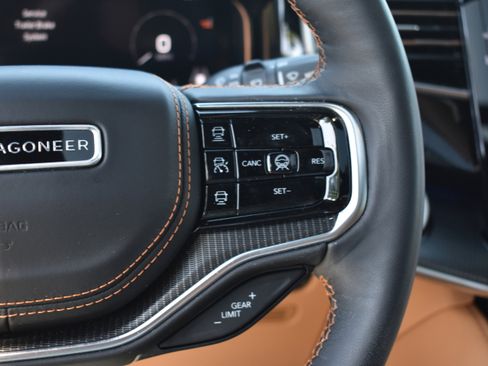 Used 2024 Jeep Grand Wagoneer L Series III w/ Rear Seat Video Group 1 AWD/4WD image 14