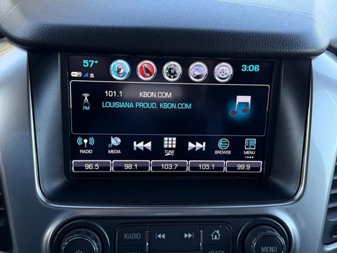 Used 2018 Chevrolet Suburban Premier image 25