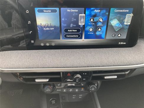 New 2026 Nissan Kicks SV w/ Cold Weather Package FWD image 9