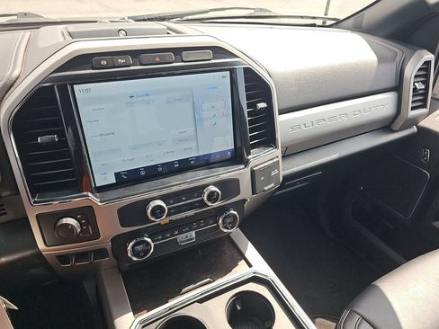 Used 2022 Ford F350 Lariat AWD/4WD image 8