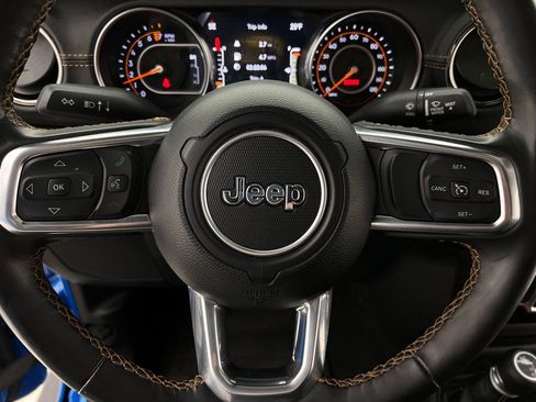 Used 2022 Jeep Gladiator Overland image 16
