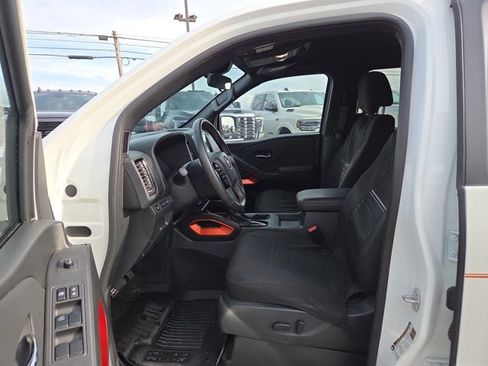 Used 2024 Nissan Frontier PRO-4X w/ Off-Road Protection Package AWD/4WD image 9