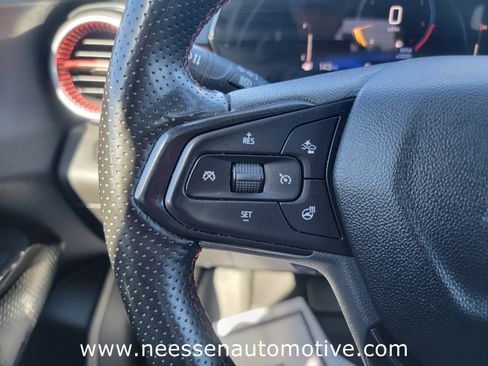 Used 2024 Chevrolet Trax RS w/ Sunroof Package image 18