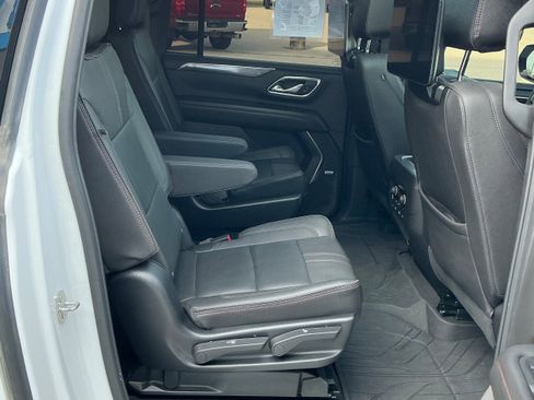 Used 2023 Chevrolet Suburban RST w/ Luxury Package image 14