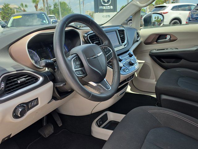 Used 2023 Chrysler Voyager LX FWD image 12