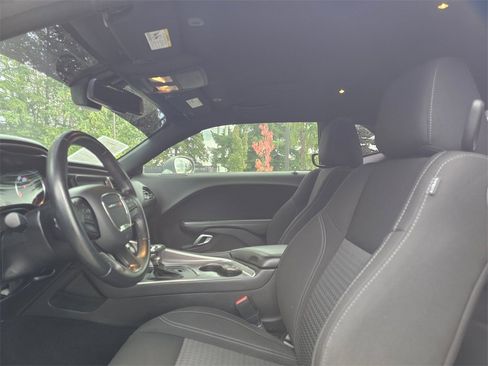 Used 2021 Dodge Challenger SXT image 16