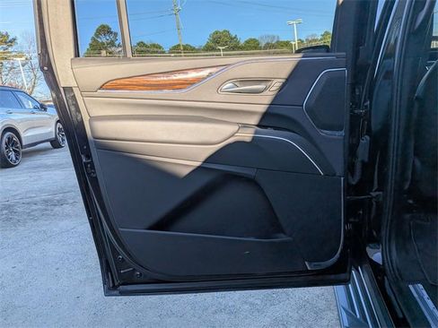 Used 2022 Cadillac Escalade ESV Luxury image 25