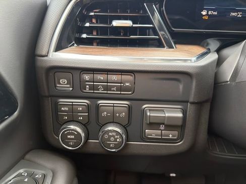 New 2026 Chevrolet Tahoe High Country AWD/4WD image 35