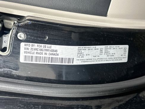 Used 2024 Chrysler Pacifica Touring-L FWD image 12