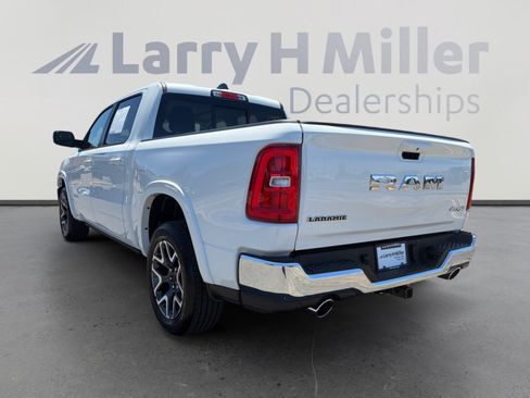 Used 2025 RAM 1500 Laramie w/ Advanced Safety Group II AWD/4WD image 3
