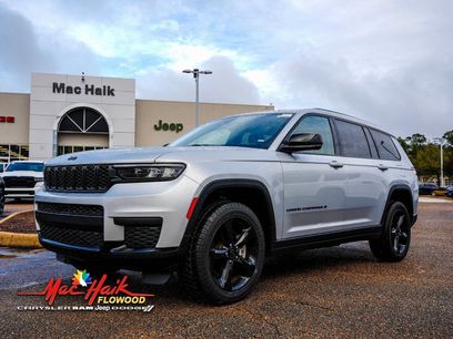 Used 2023 Jeep Grand Cherokee L Laredo