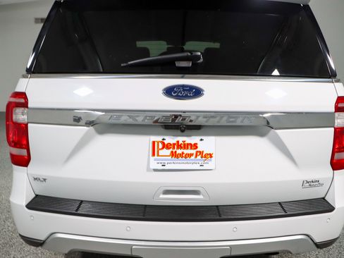 Used 2021 Ford Expedition XLT image 8