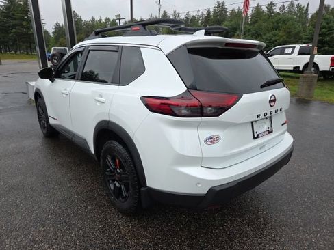 Used 2025 Nissan Rogue SV AWD/4WD image 23