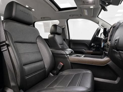 Used 2018 GMC Sierra 2500 Denali AWD/4WD image 16