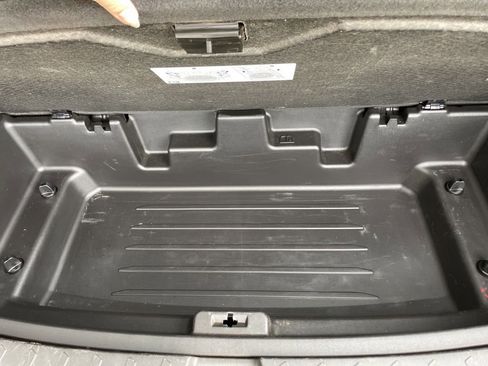 Used 2022 Chevrolet Traverse LT FWD image 31