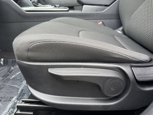 Used 2025 Kia Sportage LX FWD image 27