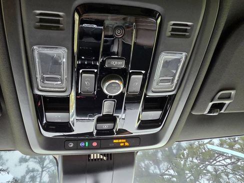 New 2026 GMC Yukon Denali Ultimate w/ LPO, Floor Liner Package AWD/4WD image 34