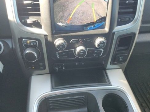 Used 2018 RAM 1500 SLT image 15