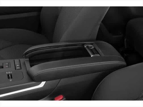 Used 2020 Toyota Highlander XLE AWD/4WD image 10