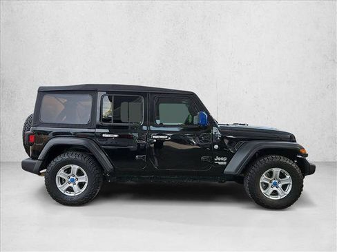 Used 2018 Jeep Wrangler Unlimited Sport S AWD/4WD image 4
