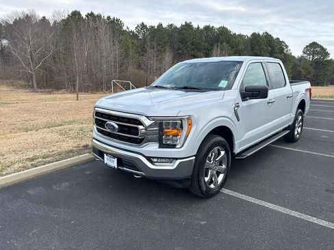 Used 2021 Ford F150 XLT w/ Equipment Group 302A High image 11